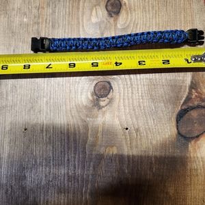 Blue and black 95 paracord cobra bracelet